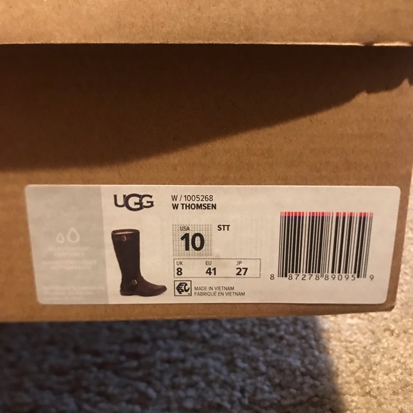 UGG Australia Women’s Thomsen Boot
Size US 6.5, 10 - Picture 16 of 16